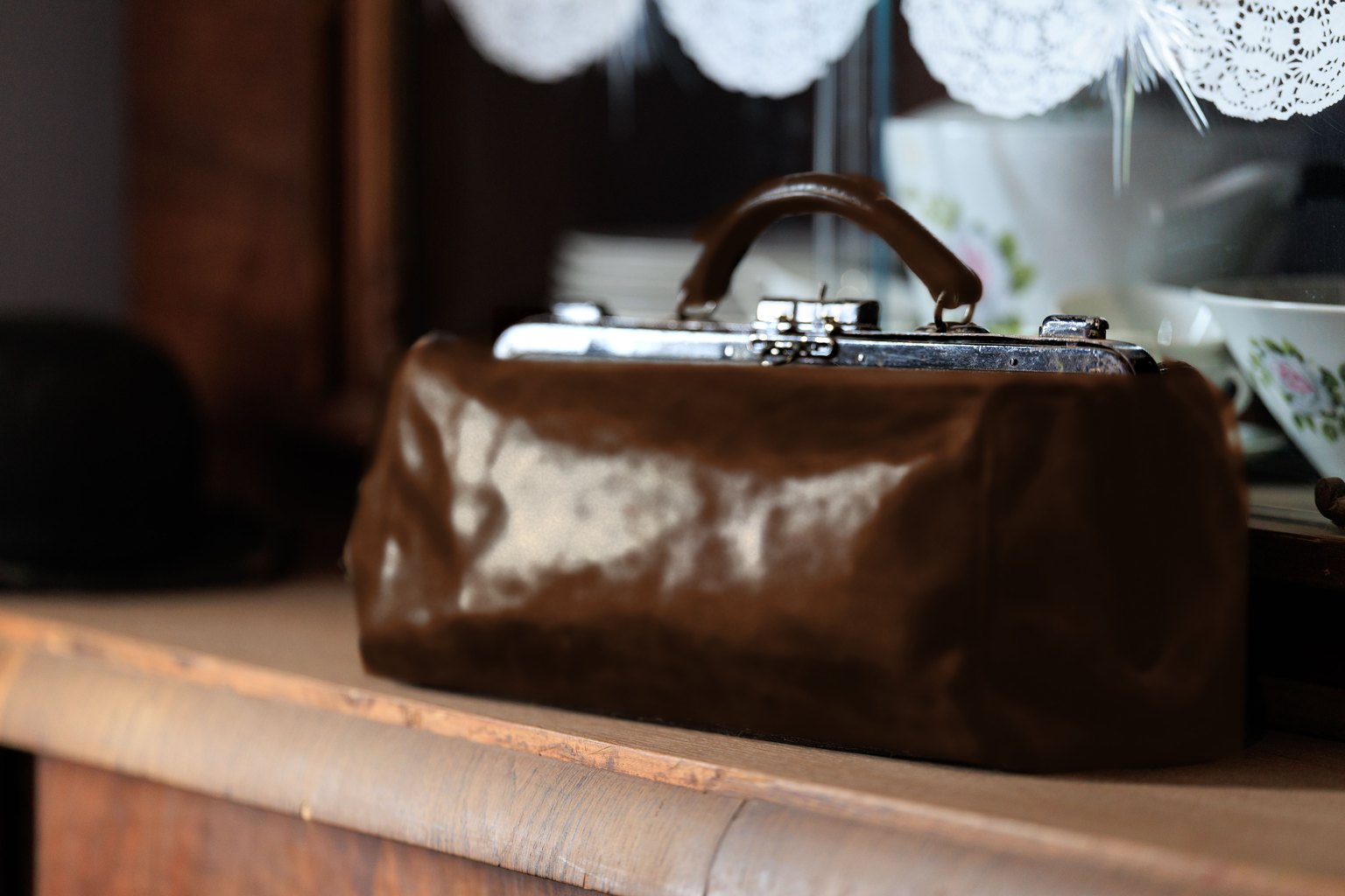 The same handbags restored, their colour and shine back